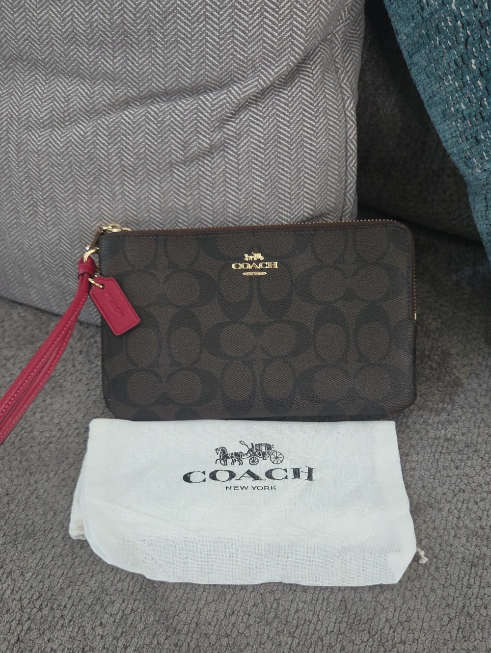 COACH Double Zip Wallet Wristlet in Signature Canvas Brown Red F16109